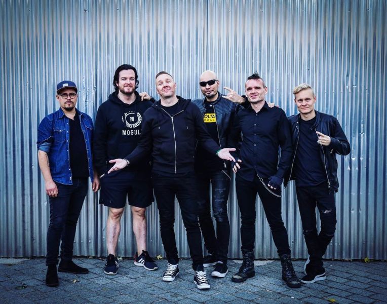 File:Band13.jpg